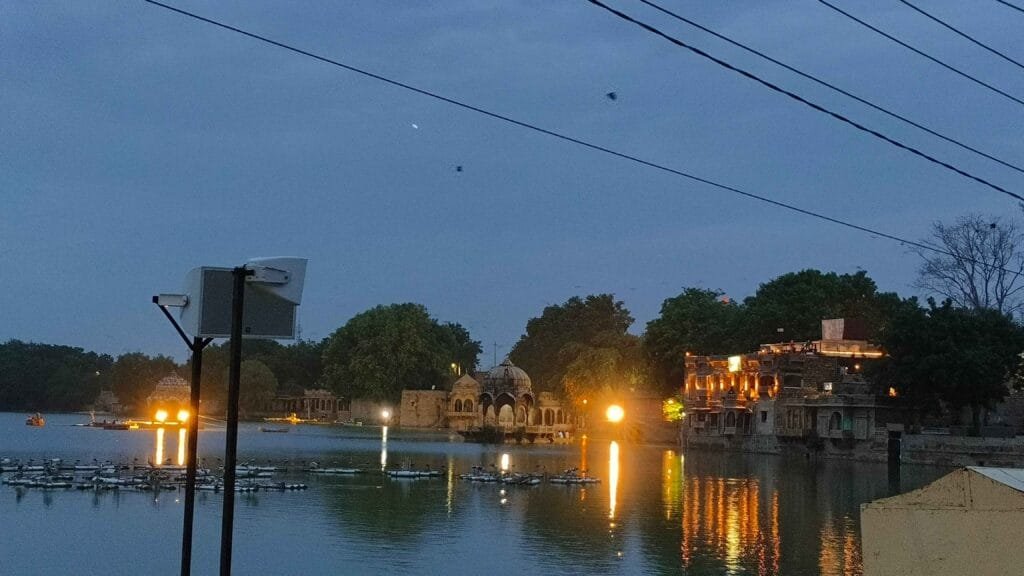 Udaipur vs. Jaisalmer: 2 Rajasthan Gems – Which City Should Be Your Next Destination?